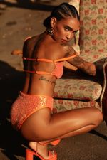 TOP VENTO PAETE LARANJA | ORANGE SEQUINS VENTO TOP