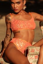 TOP VENTO PAETE LARANJA | ORANGE SEQUINS VENTO TOP