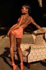 TOP VENTO PAETE LARANJA | ORANGE SEQUINS VENTO TOP