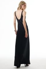 VESTIDO CETIM LONGO SOL X THAISE JURIATTI PRETO | Sol x Thaise Juriatti Long Satin Black Dress