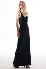 VESTIDO CETIM LONGO SOL X THAISE JURIATTI PRETO | Sol x Thaise Juriatti Long Satin Black Dress
