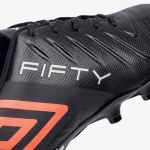 Chuteira Campo Umbro Fifty VI Jr Infantil Preto Coral 