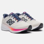 Tênis New Balance Fresh Foam 680V9 Feminino Bege