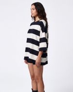 Camiseta Oversized Off Duty