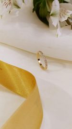 Meia Aliança Flores Ouro 18k