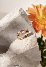 Anel Navete com Pedras Brasileiras em Ouro 18k – Ametista, Safira e Esmeralda
