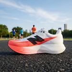 Tenis New Balance Fuelcell Rebel V5 Masculino