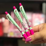 Caneta Perfumada Be Bold NewPen Clic Grip - com cheirinho - Tinta Gel Líquida - Ponta Fina 0.7mm