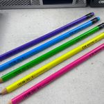 Kit Lápis com Borracha Cis Neon - Apontador e Borracha
