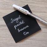 Kit Caneta Branca Gel Cis + Bloco de Notas Adesivo Preto BRW