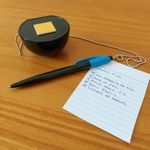 Caneta Fixa Azul com Corrente Newpen + Recarga