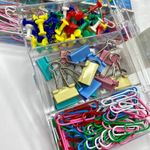 Kit Escritório Cis - Clipes, Alfinetes e Binder Clips (Prendedor de Papel) Coloridos