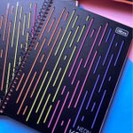 Caderno Colegial Tilibra Neon Kori Folhas Coloridas 80 Folhas