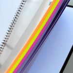 Caderno Colegial Tilibra Neon Kori Folhas Coloridas 80 Folhas
