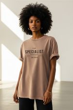 CAMISETA PREMIUM UNISSEX THE SPECIALIST LATITUDE BRONZE ESTONADA
