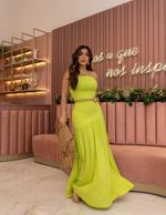 Vestido Longo - Decote Halter e Saia Fluida