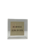 Quadro Acrílico Bordado - Lar & Histórias
