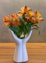 Vaso Ceramica Maos Branca 11x7X15,2cm