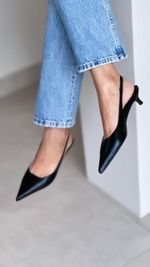 Scarpin Slingback Couro Preto Salto Fino