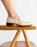 Mocassim Loafer  Couro Essential Off White