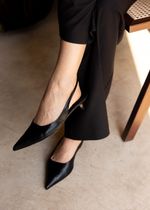 Scarpin Slingback Couro Preto Salto Fino