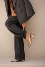 Scarpin Slingback Couro Prata Velho Salto Bloco