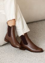 Bota Chelsea Couro Cacau