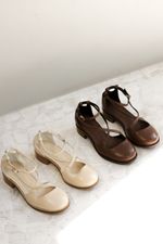 SAPATO MARY JANE RECORTE COURO CACAU