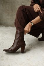 Bota Altezza Couro Cacau Salto