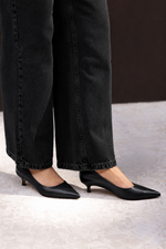 Scarpin Kitten Heel Couro Preto