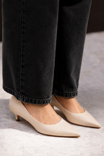 Scarpin Kitten Heel Couro Off White