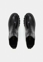 Bota Tratorada Couro Verniz Preto 