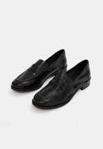 Mocassim Loafer Essential Couro Verniz Preto