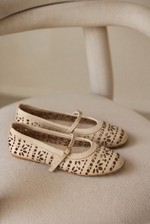 Sapatilha Monet Vazado Floral Couro Off White