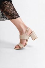 Sandália Clara Salto Bloco Couro Off White