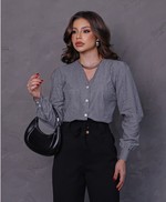 Camisa Feminina Manga Longa com Decote V em Tricoline Listrada - Sônia - Preta