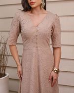 Vestido Denise Laise Areia