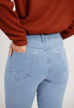 Calça Jeans Reta Flávia Claro 