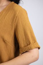 Blusa Karen Caramelo
