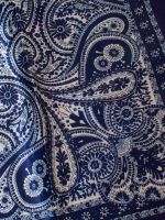 Lenço de Cetim Estampa Paisley Íris
