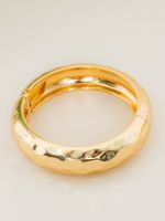 Bracelete em Metal Martelado Vivian