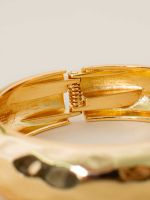 Bracelete em Metal Martelado Vivian