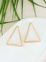 Brinco Triangular com Madrepérola Eduarda
