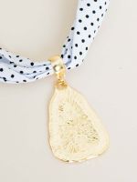 Choker em Tecido Poá com Pingente Esmaltado Isa