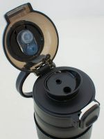 Garrafa Térmica com Dupla Saída e Revestimento em Silicone Pietra 
