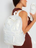 Mochila Média Acetinada com Bolso Frontal Patrícia 