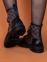 Coturno Tratorado com Lateral em Tela Chloe