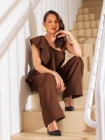 Conjunto Feminino Alfaiataria com Blusa Um Ombro Só e Calça Reta Caterina