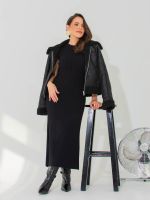 Vestido Feminino Midi de Tricô Canelado Gola Alta com Fenda Antônia