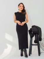 Vestido Feminino Midi de Tricô Canelado Gola Alta com Fenda Antônia